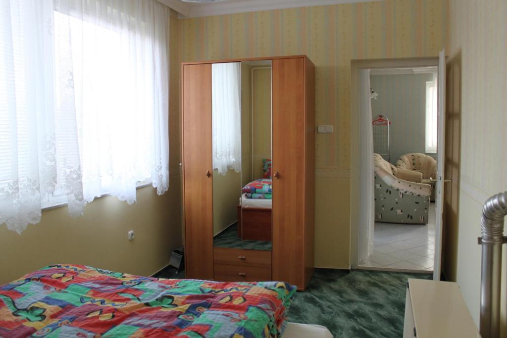 Orwa Apartmanok - Fenyofa Koez ザラカロシュ 部屋 写真