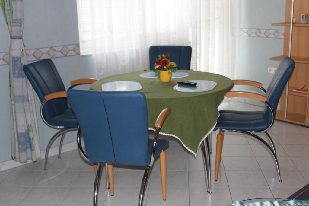 Orwa Apartmanok - Fenyofa Koez ザラカロシュ 部屋 写真