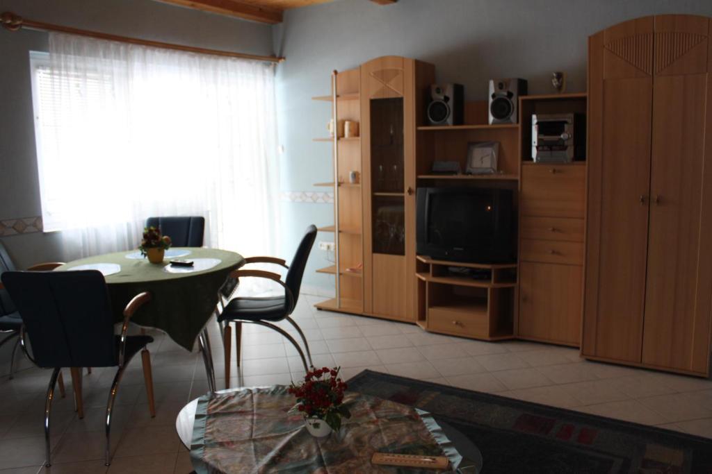 Orwa Apartmanok - Fenyofa Koez ザラカロシュ 部屋 写真